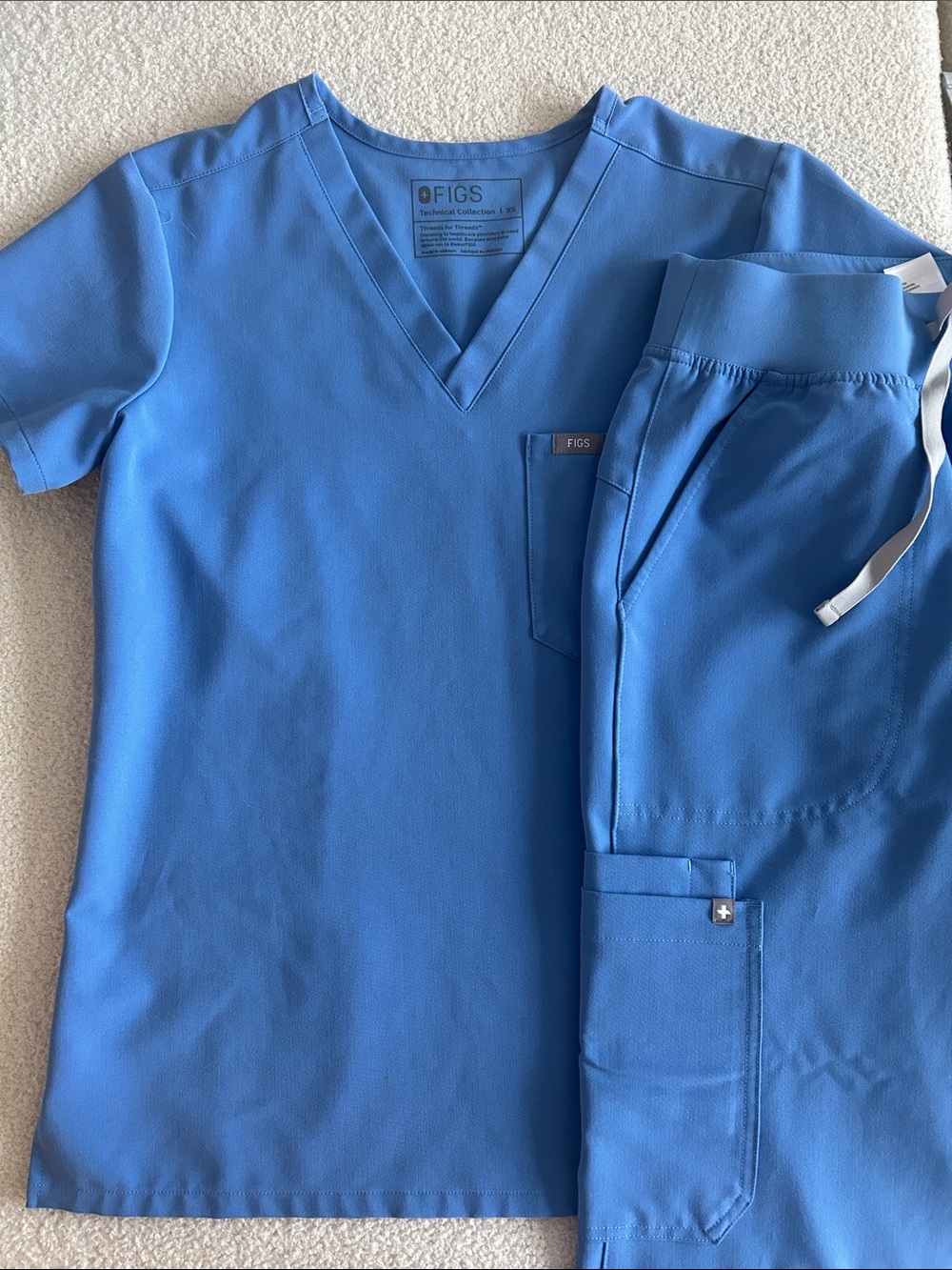 FIGS Women Blue V-Neck Scrub Top and Pants